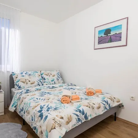 Amazing In With 3 Bedrooms And Wifi 公寓 *